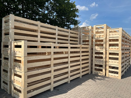Holzverschläge zum Schutz von Maschinen während des Transports